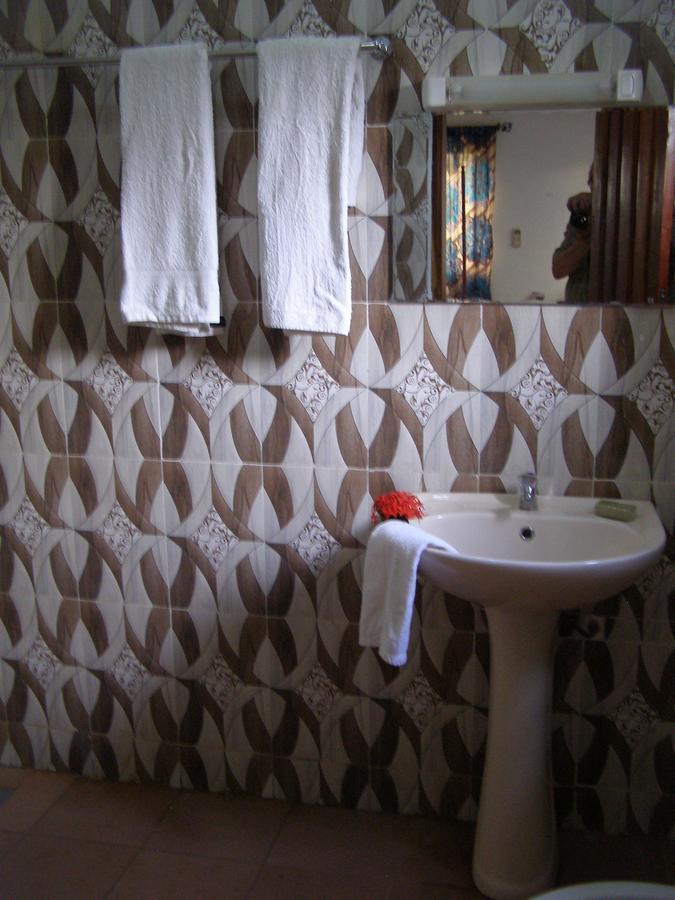 Chez Sabine Bed & Breakfast Abomey ภายนอก รูปภาพ